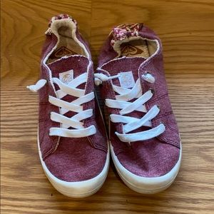 Roxy Bayshore girls slip-on sneakers size 4